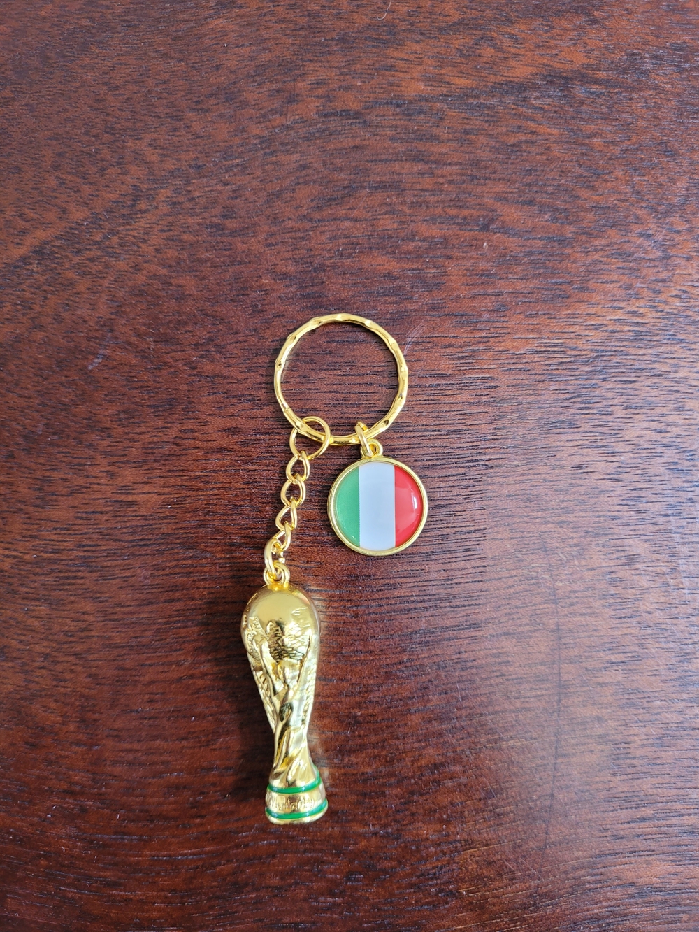 Brand New 2026 Fifa World Cup Trophy Keychain ITALY Flag